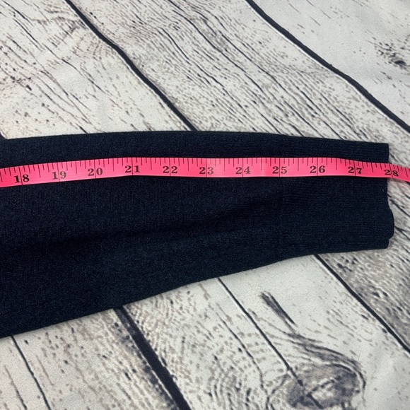 Banana Republic Navy V-Neck Sweater - Picture 6 of 7